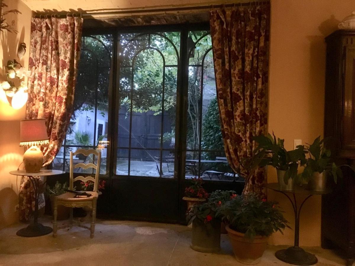 Campagne Baudeloup Bed and Breakfast LʼIsle-sur-la-Sorgue Exteriör bild