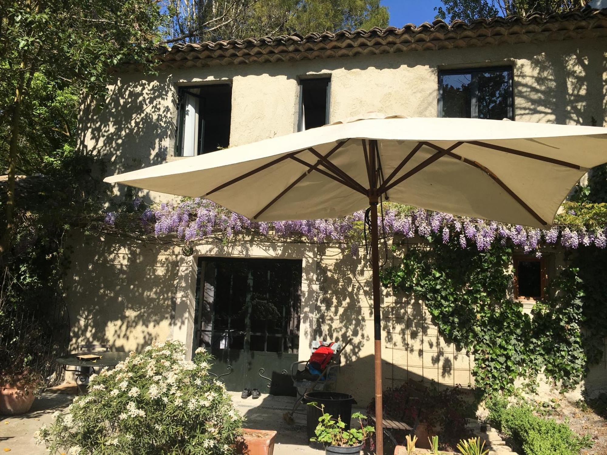 Campagne Baudeloup Bed and Breakfast LʼIsle-sur-la-Sorgue Exteriör bild
