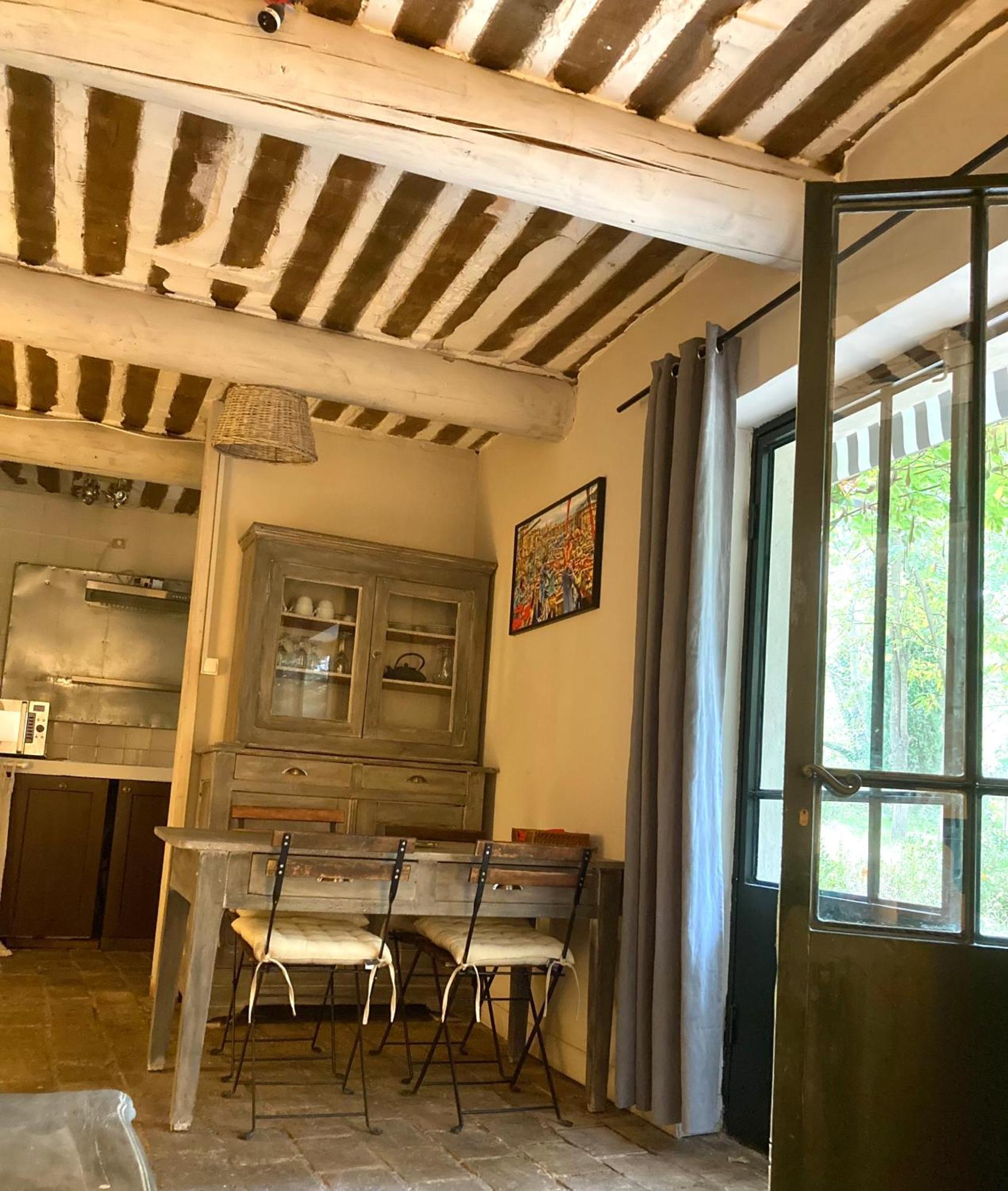 Campagne Baudeloup Bed and Breakfast LʼIsle-sur-la-Sorgue Exteriör bild
