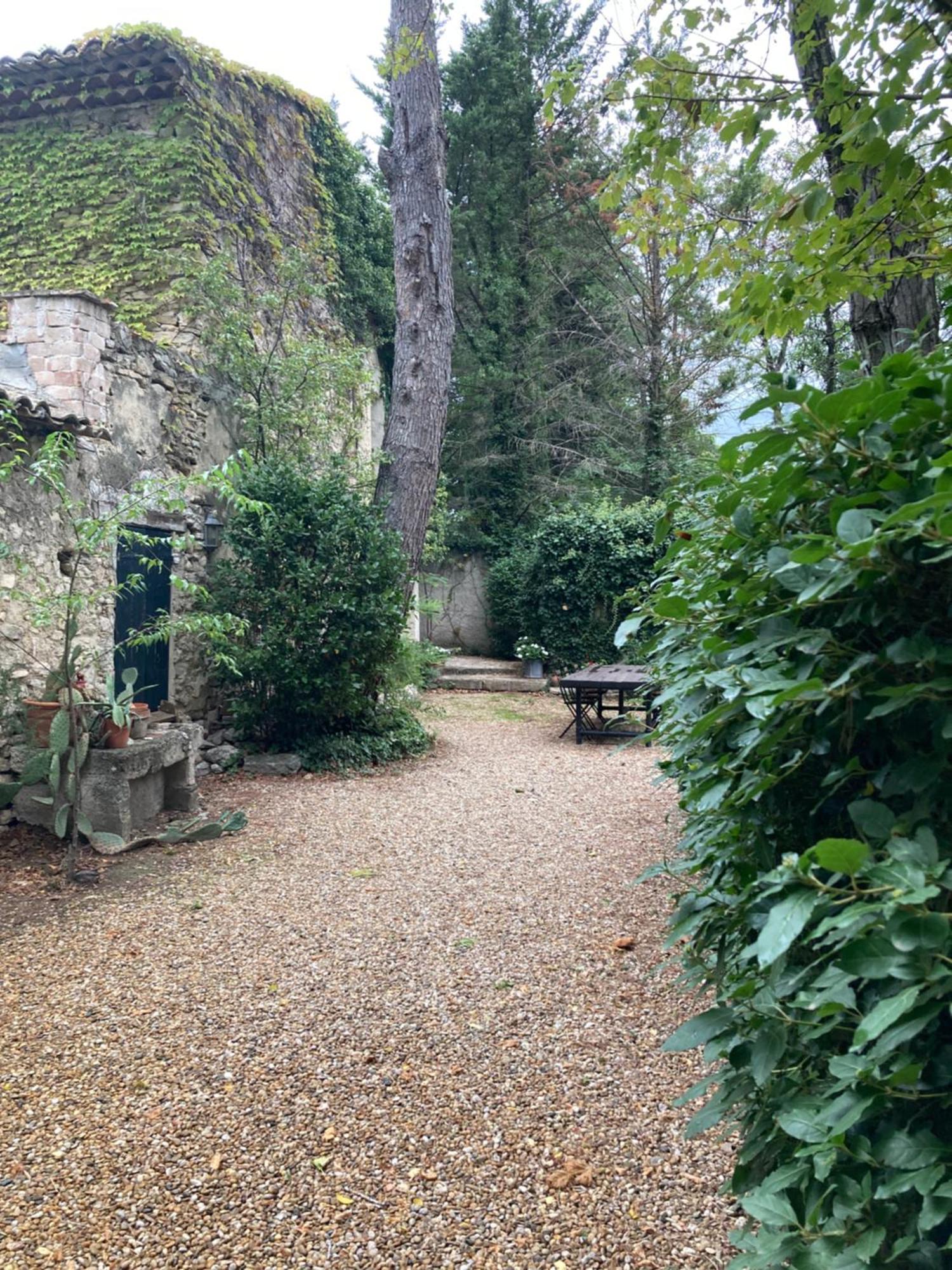 Campagne Baudeloup Bed and Breakfast LʼIsle-sur-la-Sorgue Exteriör bild