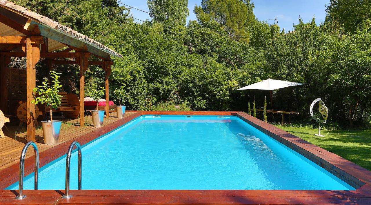 Campagne Baudeloup Bed and Breakfast LʼIsle-sur-la-Sorgue Exteriör bild