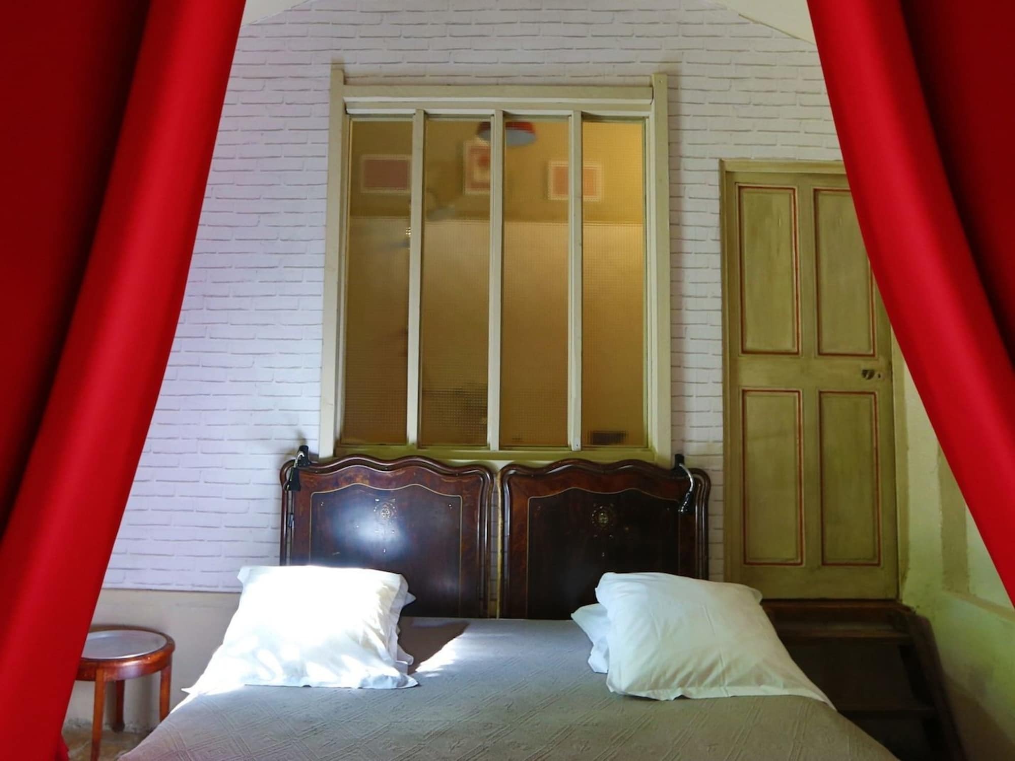 Campagne Baudeloup Bed and Breakfast LʼIsle-sur-la-Sorgue Exteriör bild