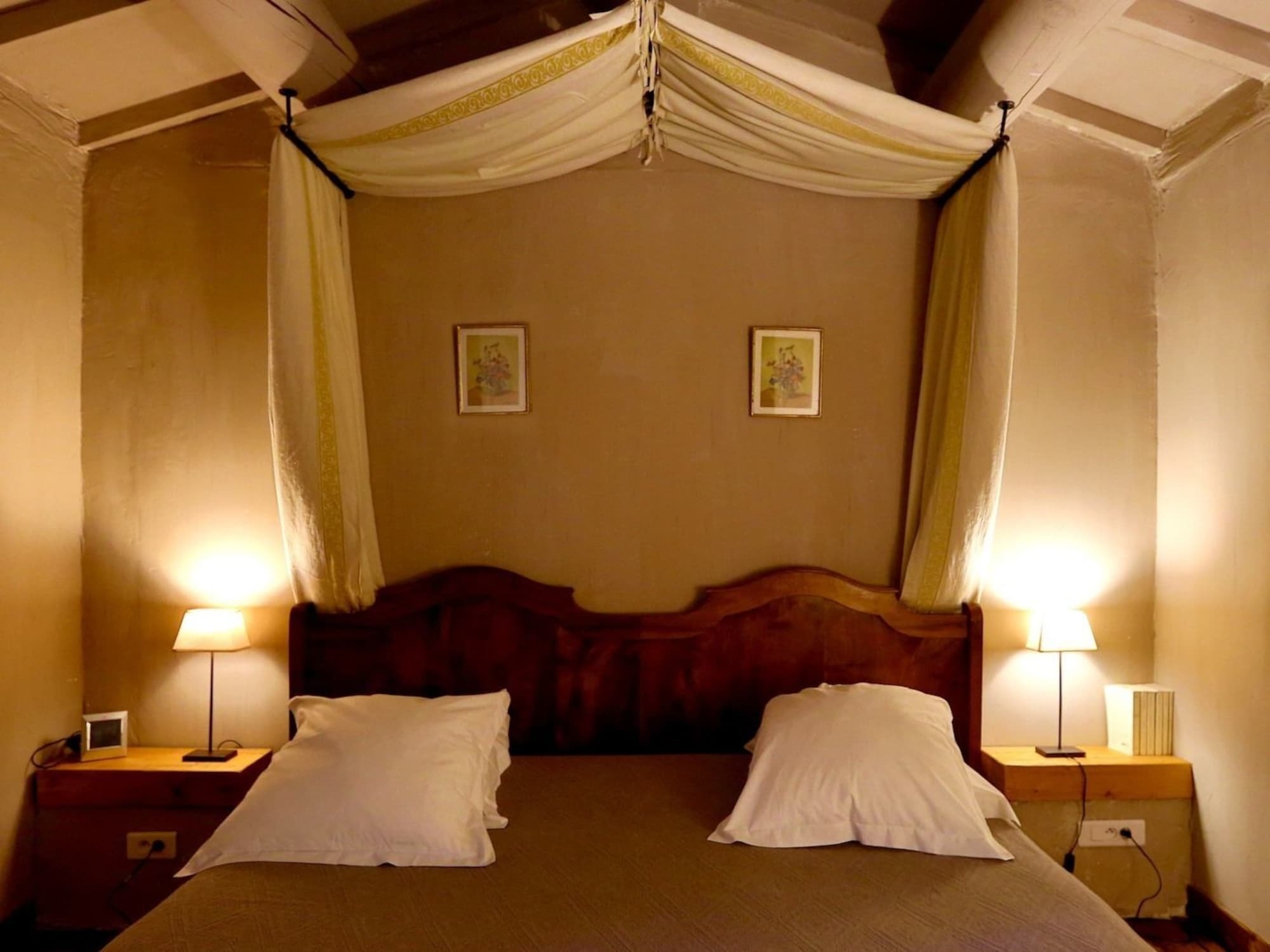 Campagne Baudeloup Bed and Breakfast LʼIsle-sur-la-Sorgue Exteriör bild